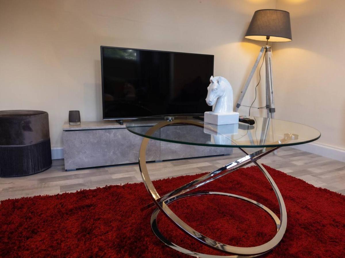 3 Bedroomflat-free Parking-wifi-parking-8people Апартаменты *