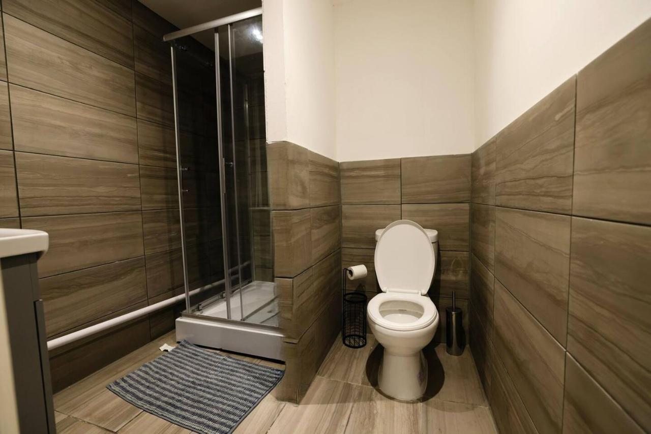 Апартаменты 3 Bedroomflat-free Parking-wifi-parking-8people *