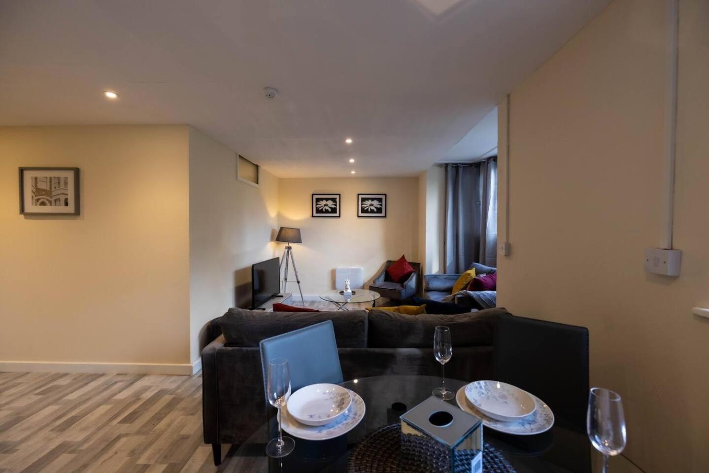 3 Bedroomflat-free Parking-wifi-parking-8people Лондон