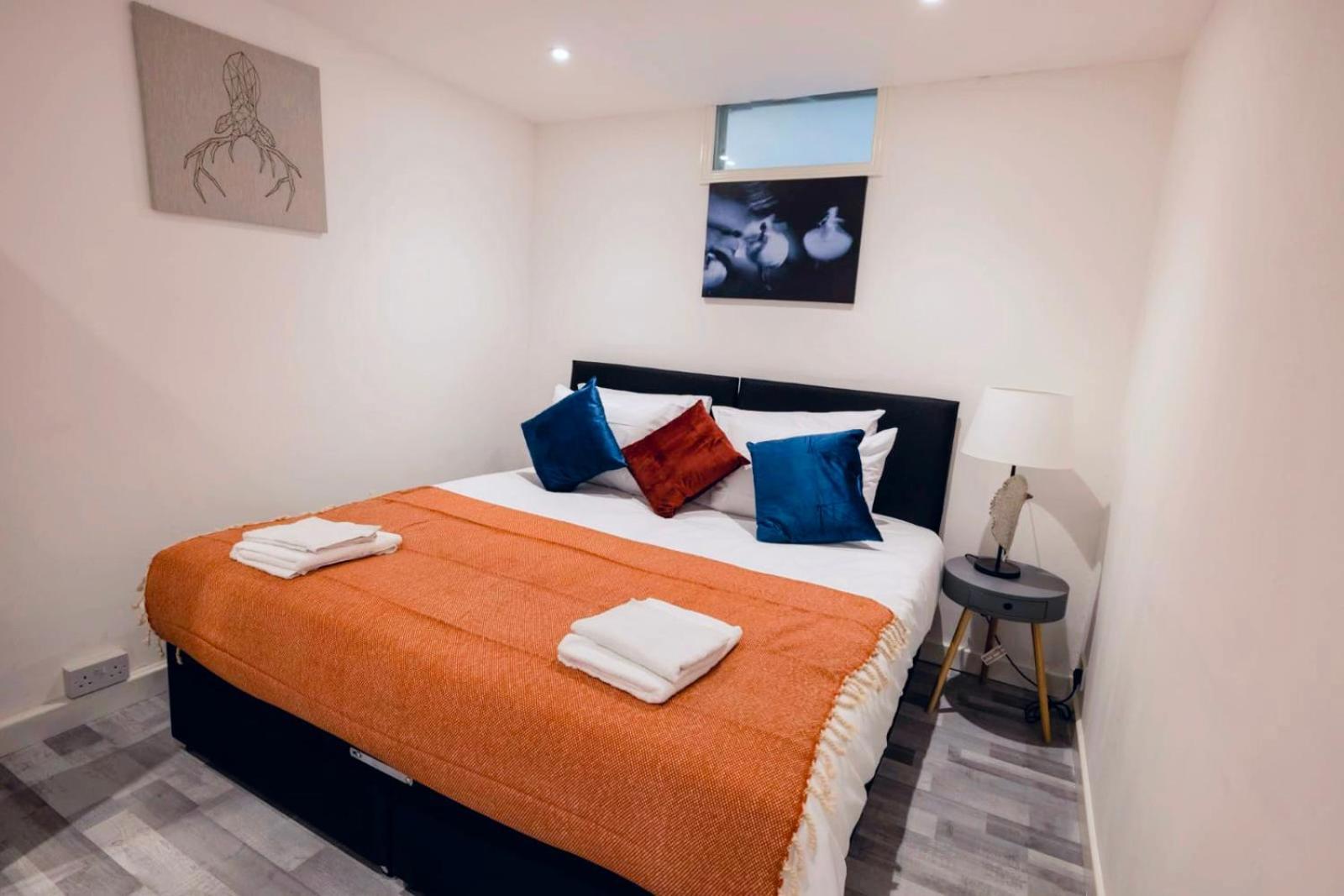Апартаменты 3 Bedroomflat-free Parking-wifi-parking-8people Лондон